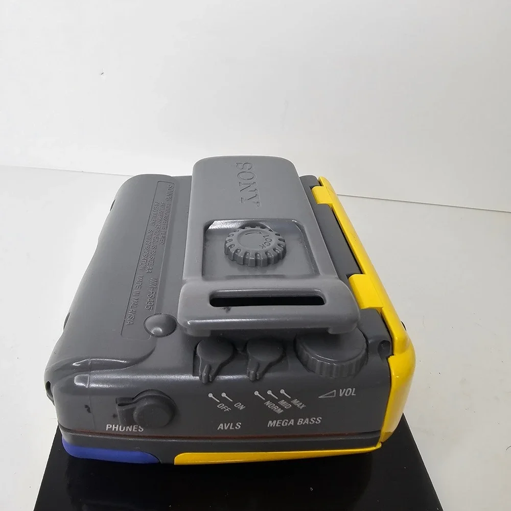 Sony Walkman WM-FS495 Sports TV FM AM Radio Cassette Player Yellow Mega Bass
